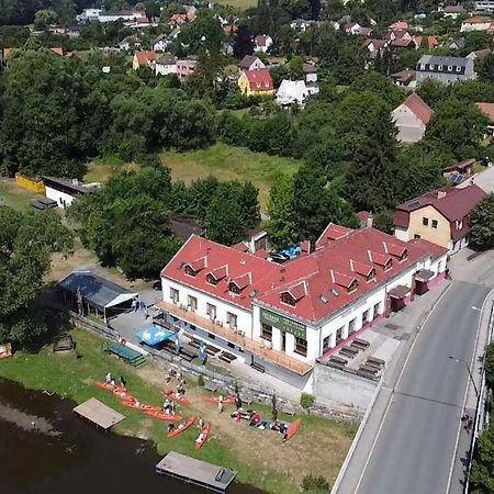 Hotel Ostende Chocerady Екстер'єр фото