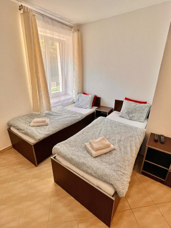 Hotel Ostende Chocerady Екстер'єр фото