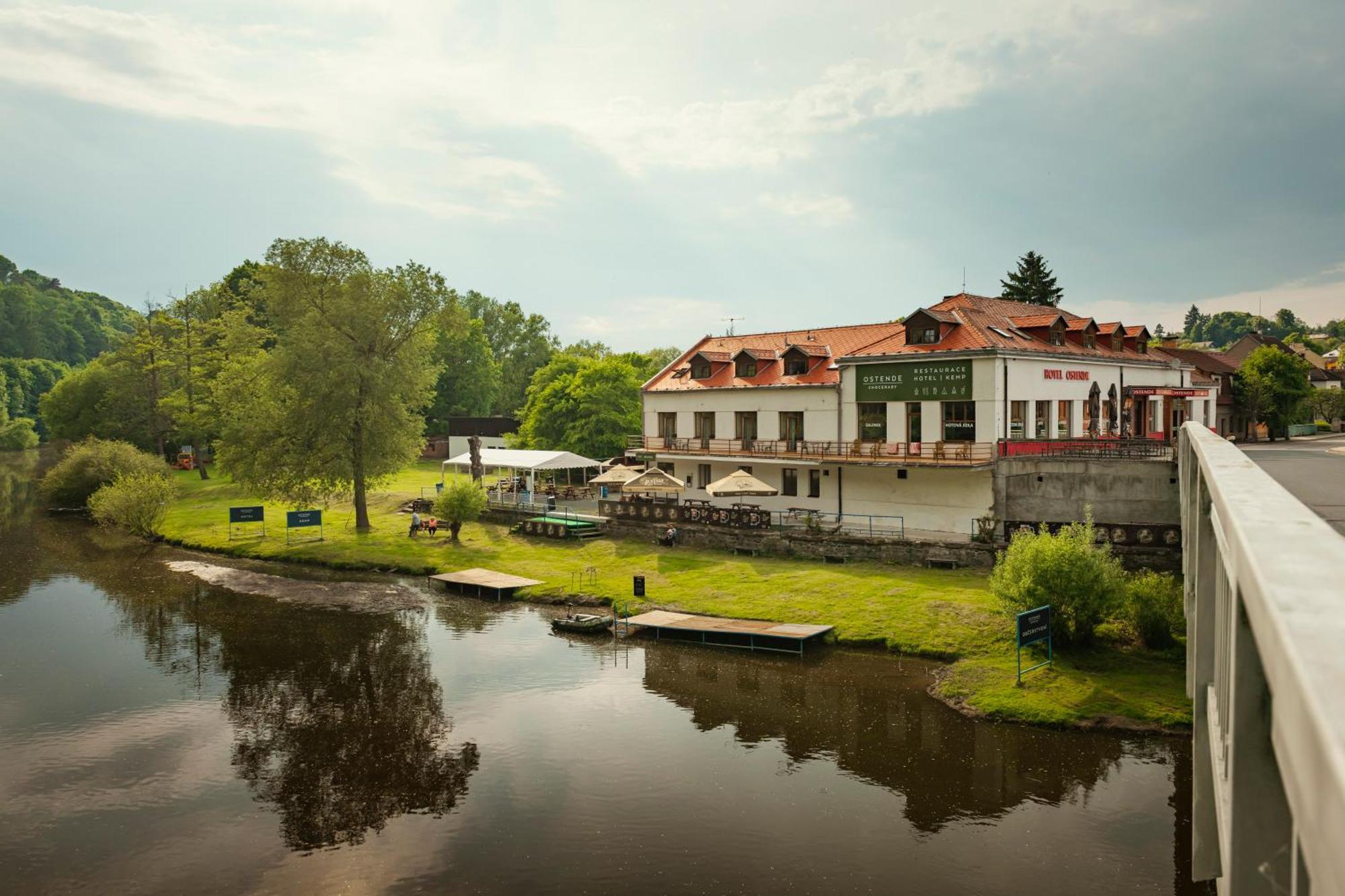 Hotel Ostende Chocerady Екстер'єр фото