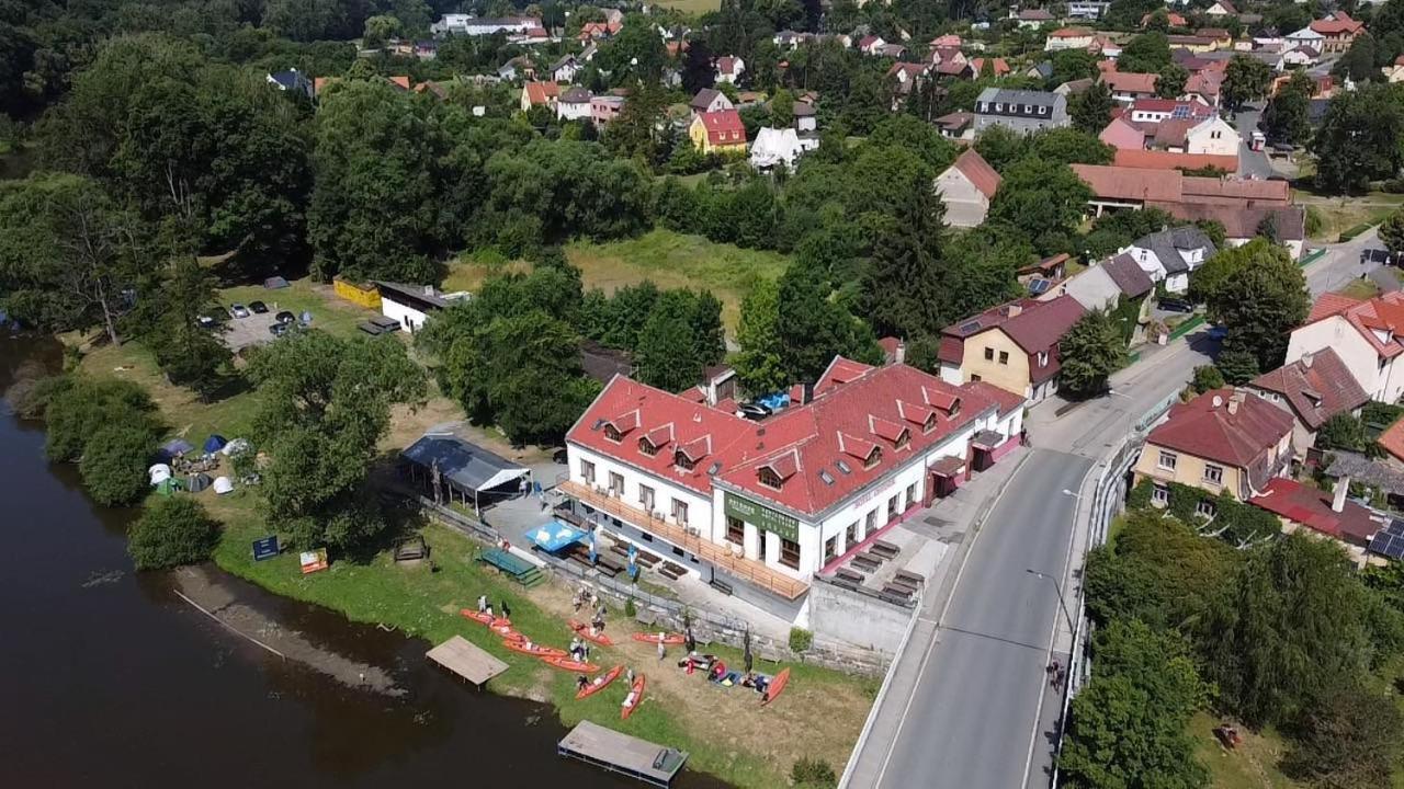 Hotel Ostende Chocerady Екстер'єр фото